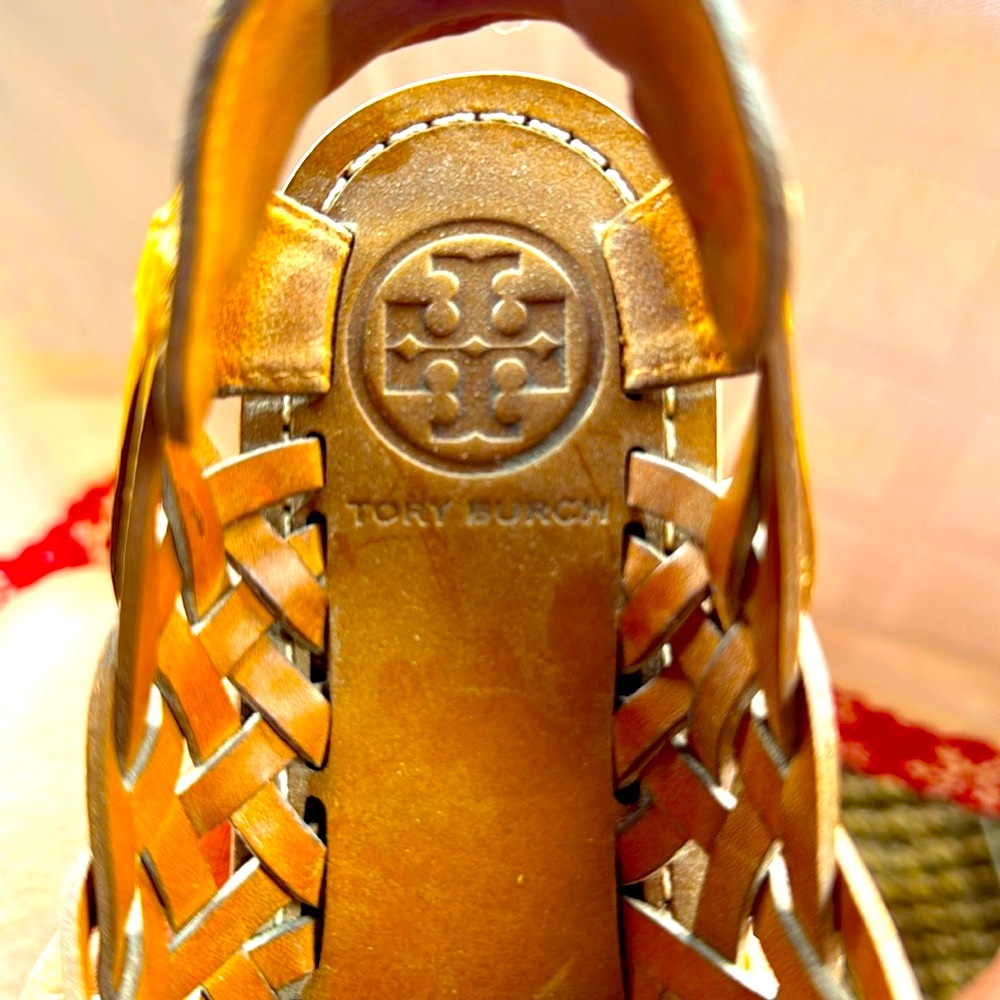 Tory Burch, Women's Brown Woven Sandals size 8 good condition - Picture 9 of 12